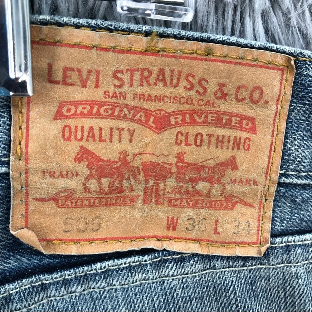 Levi’s Jeans 505 Mens Size 36 Lighter Wash Whiskered Denim Bootcut Jeans